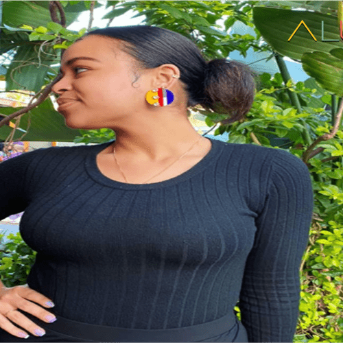 Qwe Small Modern Iziqhaza