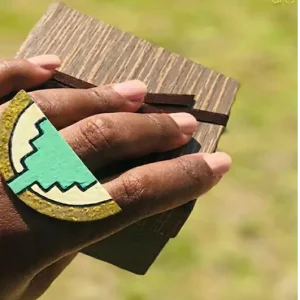 Kunjalo Hand Ring